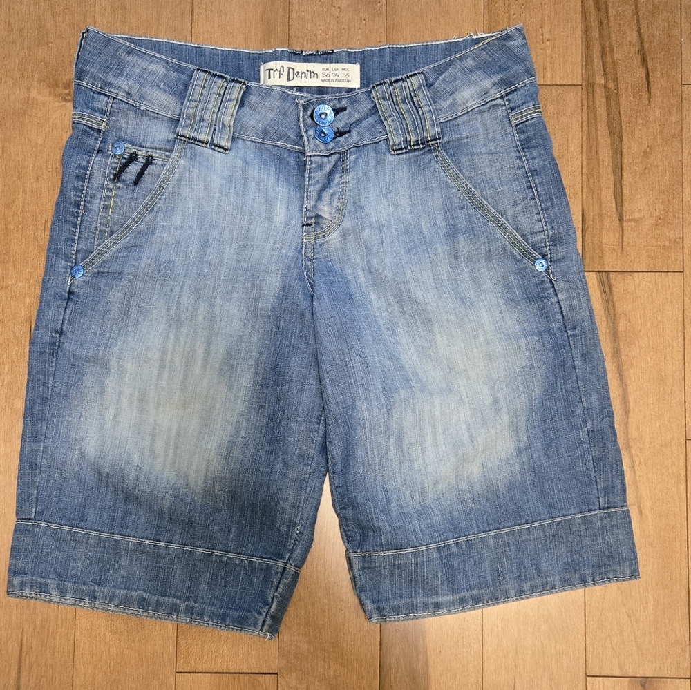 🌟Zara Low Rise Denim Bermuda Short with Distressed Details